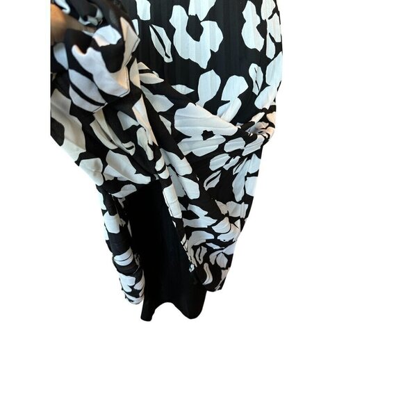 Tahari Arthur S. Levine Women's Pleated Skirt Sz 18 Black White Lined Floral NEW - Picture 10 of 14